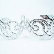 Bracelete Prateado de Cobra